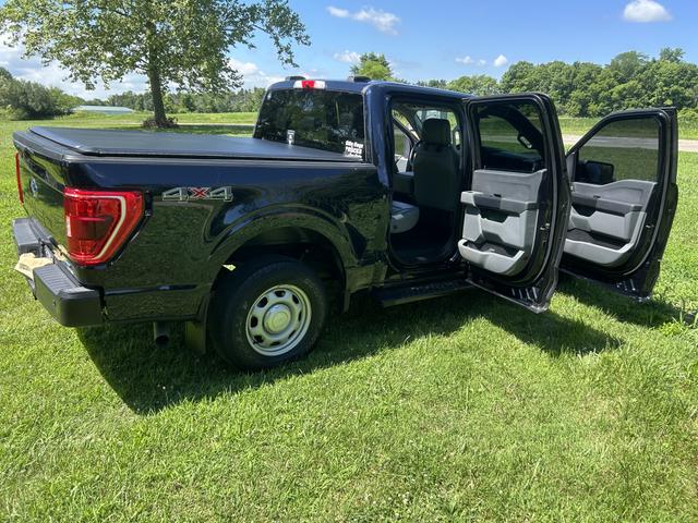 Photo of 2021 Black Ford F-150