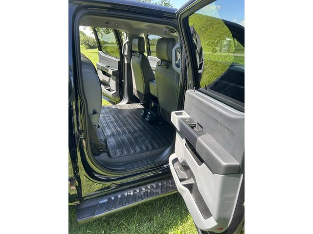 Photo of 2021 Black Ford F-150