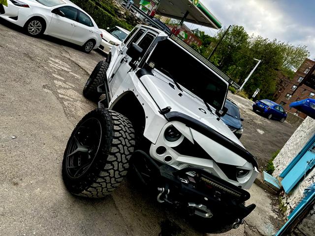 Photo of 2018 White Jeep Wrangler JK Unlimited