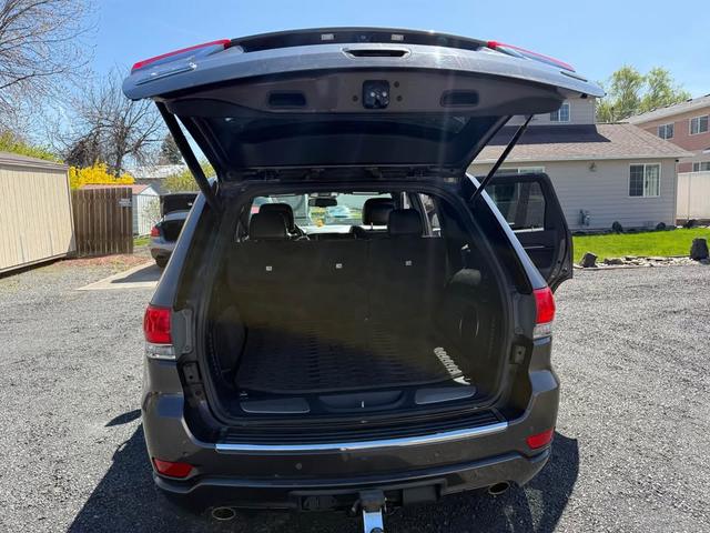 Photo of 2014 Gray Jeep Grand Cherokee