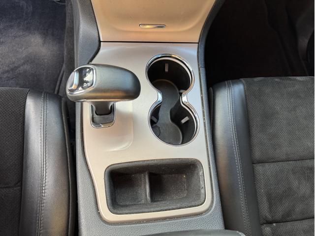 Photo of 2015 White Jeep Grand Cherokee