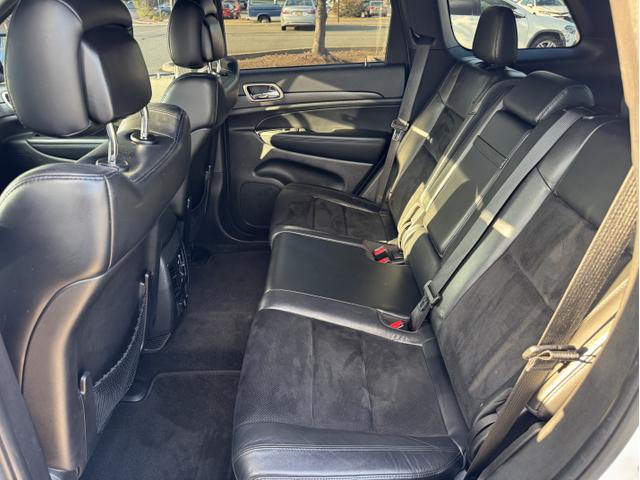 Photo of 2015 White Jeep Grand Cherokee