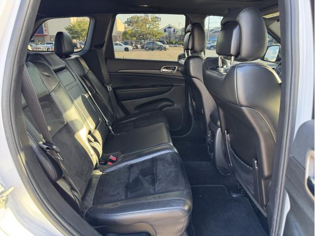 Photo of 2015 White Jeep Grand Cherokee