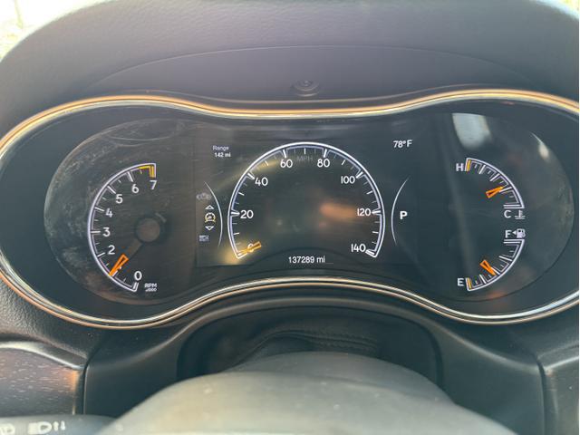 Photo of 2015 White Jeep Grand Cherokee