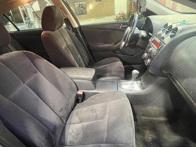 Photo of 2007 Red Nissan Altima