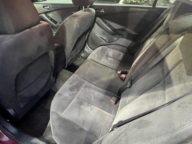 Photo of 2007 Red Nissan Altima