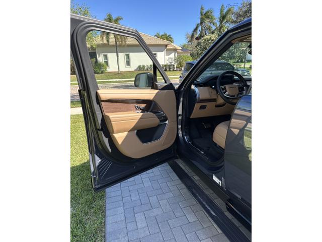 Photo of 2025 Blue Land Rover Range Rover