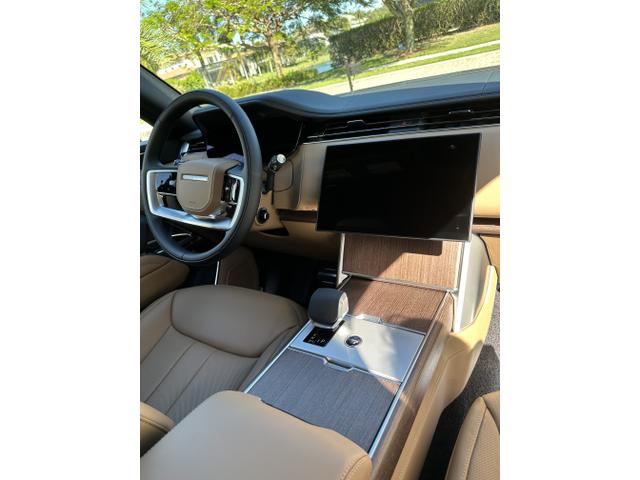 Photo of 2025 Blue Land Rover Range Rover