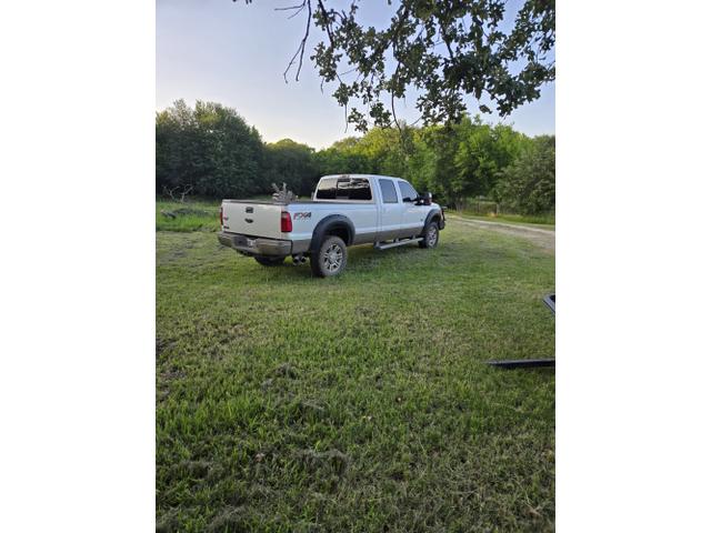 Photo of 2011 White Ford F-350