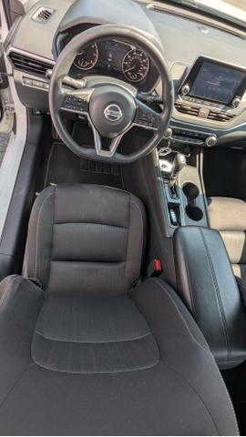 Photo of 2019 White Nissan Altima