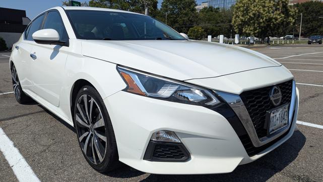 Photo of 2019 White Nissan Altima