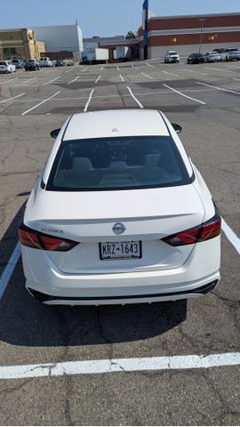 Photo of 2019 White Nissan Altima