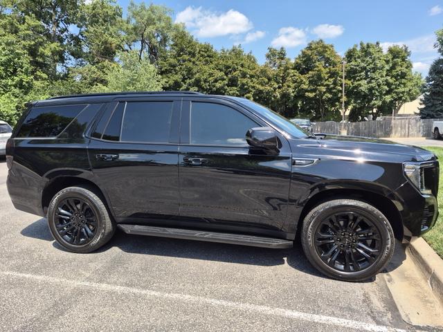 Photo of 2022 Black GMC Yukon
