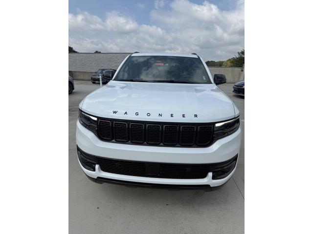 Photo of 2023 White Jeep Wagoneer