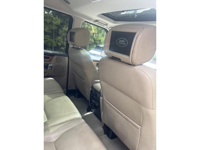 Photo of 2013 Silver Land Rover LR4