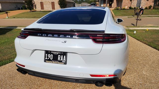 Photo of 2018 White Porsche Panamera