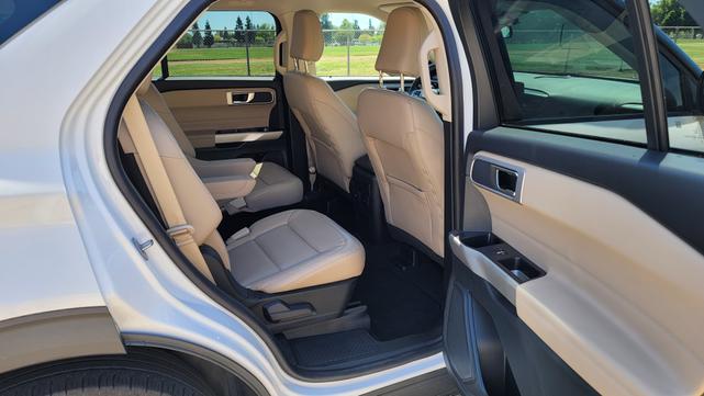 Photo of 2022 White Ford Explorer