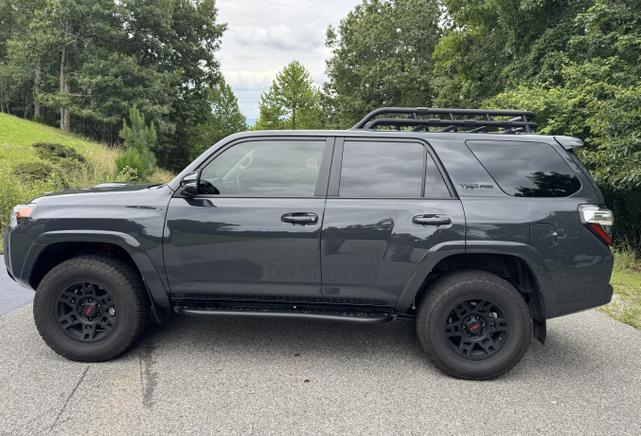 Photo of 2024 Gray Toyota 4Runner