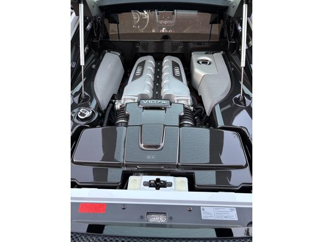 Photo of 2015 Gray Audi R8