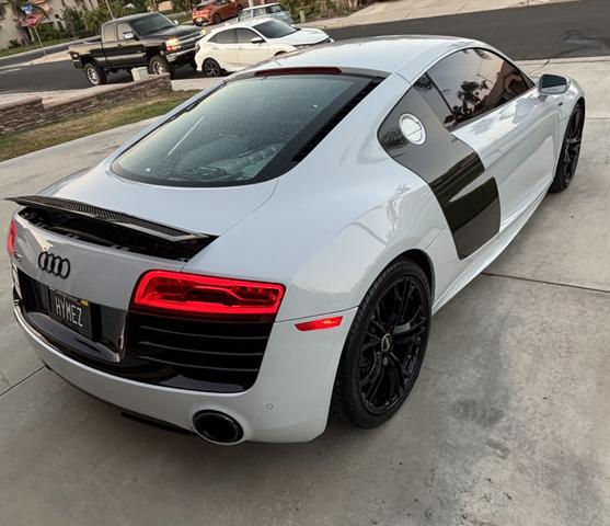 Photo of 2015 Gray Audi R8