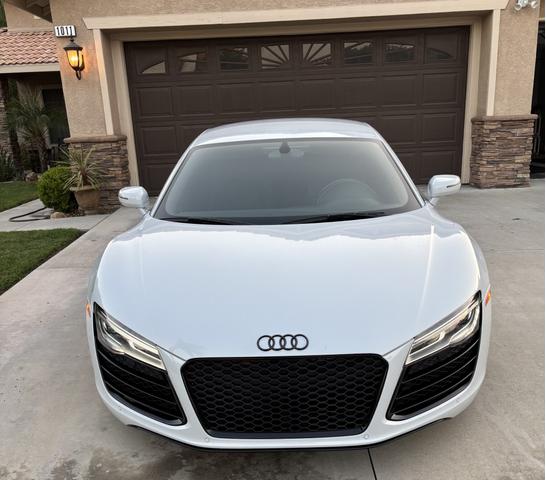 Photo of 2015 Gray Audi R8