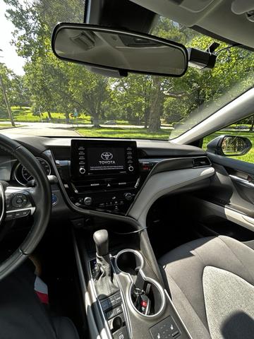 Photo of 2023 Silver Toyota Camry Hybrid