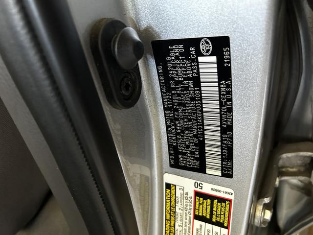 Photo of 2023 Silver Toyota Camry Hybrid