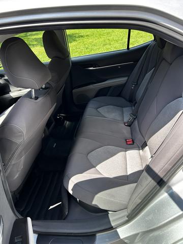 Photo of 2023 Silver Toyota Camry Hybrid