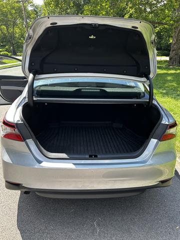 Photo of 2023 Silver Toyota Camry Hybrid