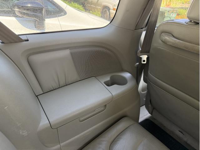 Photo of 2005 Gray Honda Odyssey