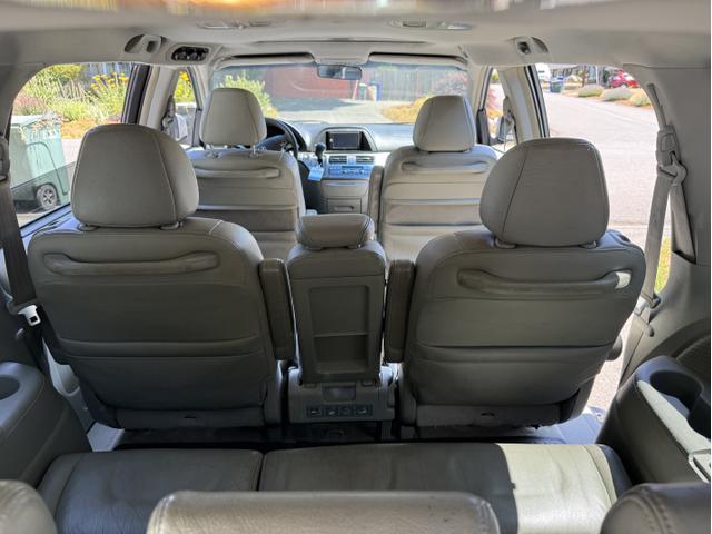 Photo of 2005 Gray Honda Odyssey