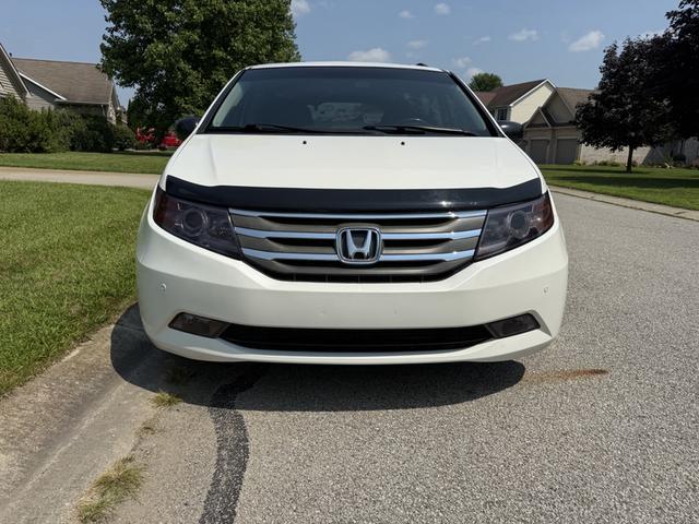 Photo of 2012 White Honda Odyssey
