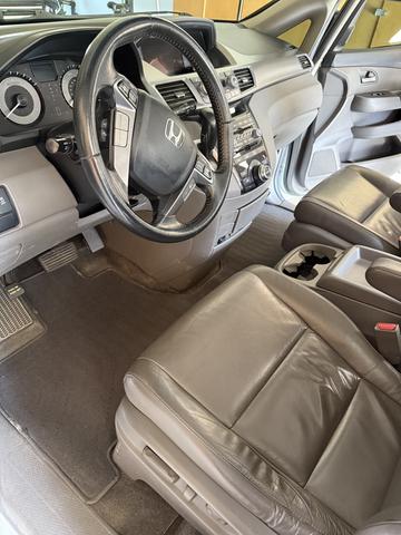 Photo of 2012 White Honda Odyssey