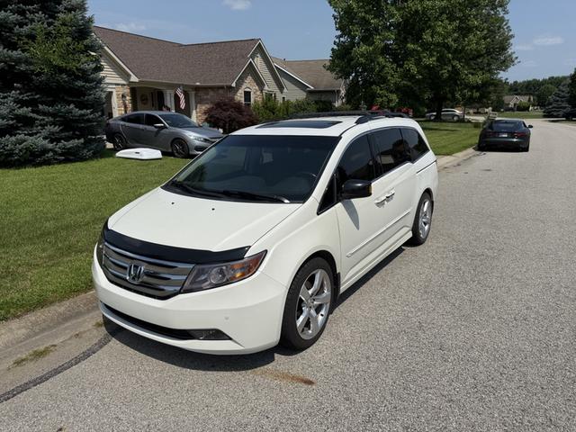 Photo of 2012 White Honda Odyssey