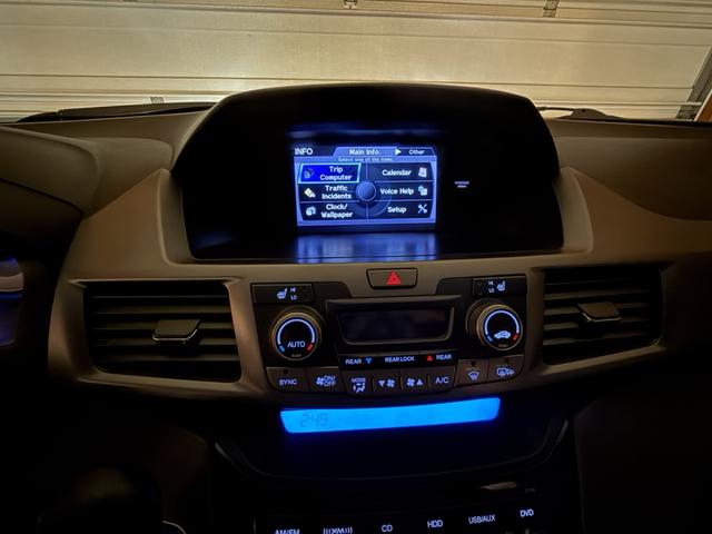 Photo of 2012 White Honda Odyssey