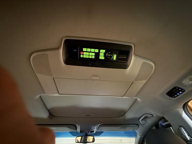 Photo of 2012 White Honda Odyssey