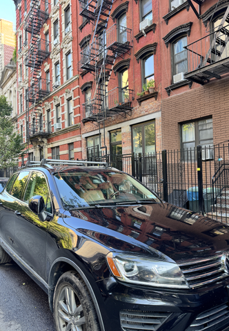 Photo of 2015 Black Volkswagen Touareg