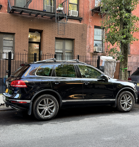 Photo of 2015 Black Volkswagen Touareg