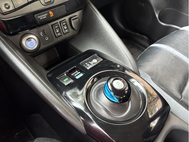 Photo of 2018 Blue Nissan Leaf