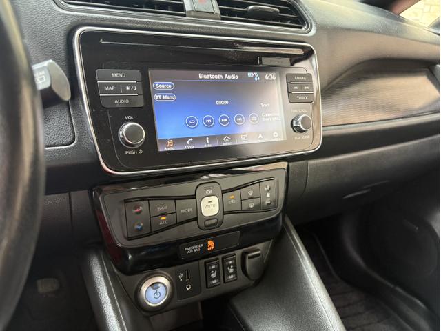 Photo of 2018 Blue Nissan Leaf