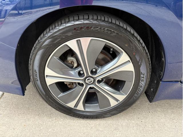 Photo of 2018 Blue Nissan Leaf