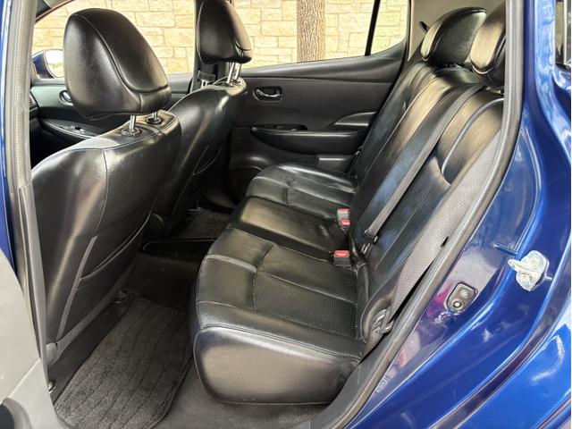 Photo of 2018 Blue Nissan Leaf