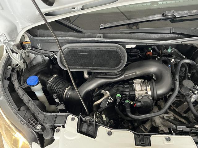 Photo of 2020 White Ford Transit-250