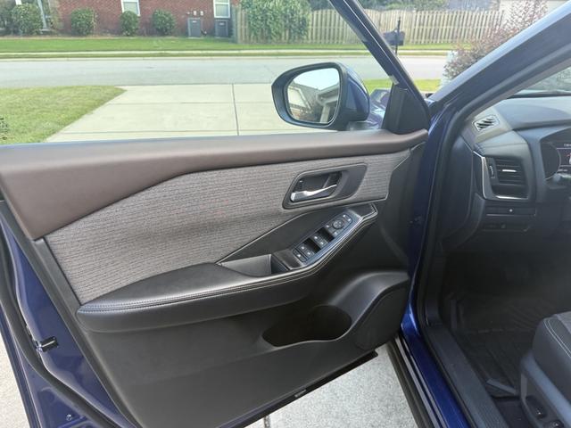 Photo of 2023 Blue Nissan Rogue