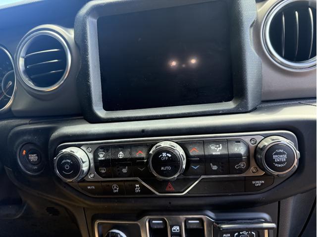 Photo of 2021 White Jeep Wrangler Unlimited