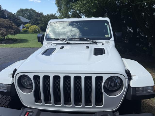 Photo of 2021 White Jeep Wrangler Unlimited