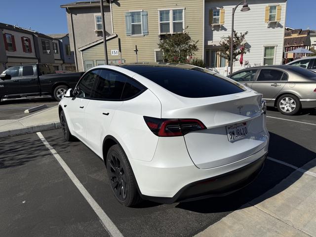 Photo of 2024 White Tesla Model Y
