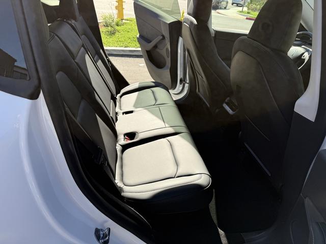 Photo of 2024 White Tesla Model Y