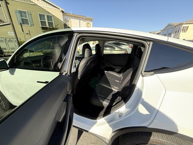 Photo of 2024 White Tesla Model Y