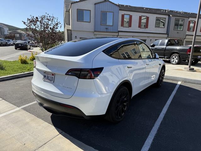 Photo of 2024 White Tesla Model Y